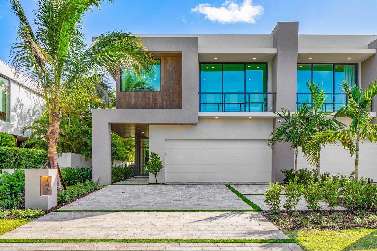 142 Ne Wavecrest Way, Boca Raton, Palm Beach County, Florida - 4 Bedrooms  
4.5 Bathrooms - 