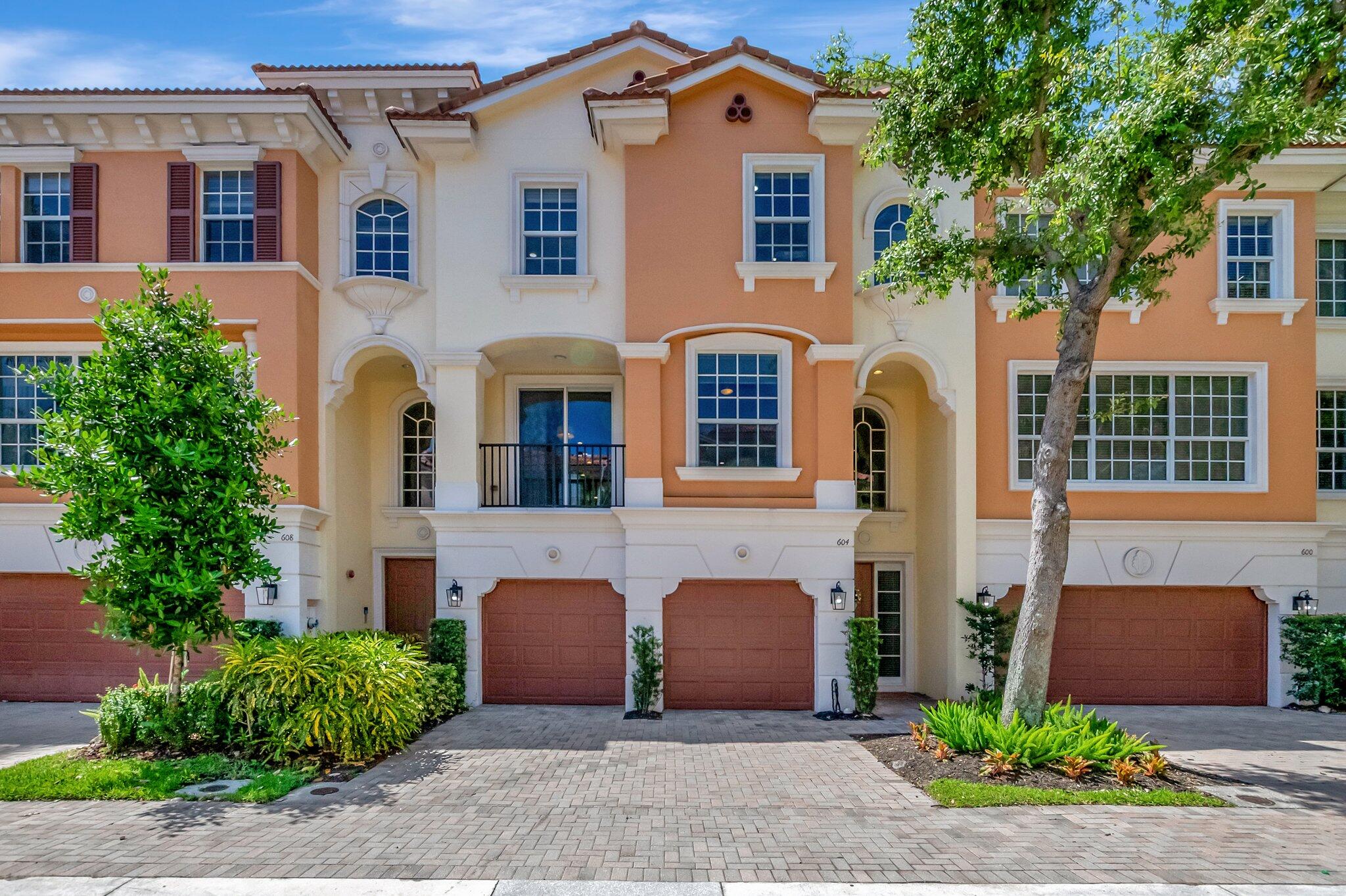 604 Ne Rossetti Lane, Boca Raton, Palm Beach County, Florida - 3 Bedrooms  
2.5 Bathrooms - 