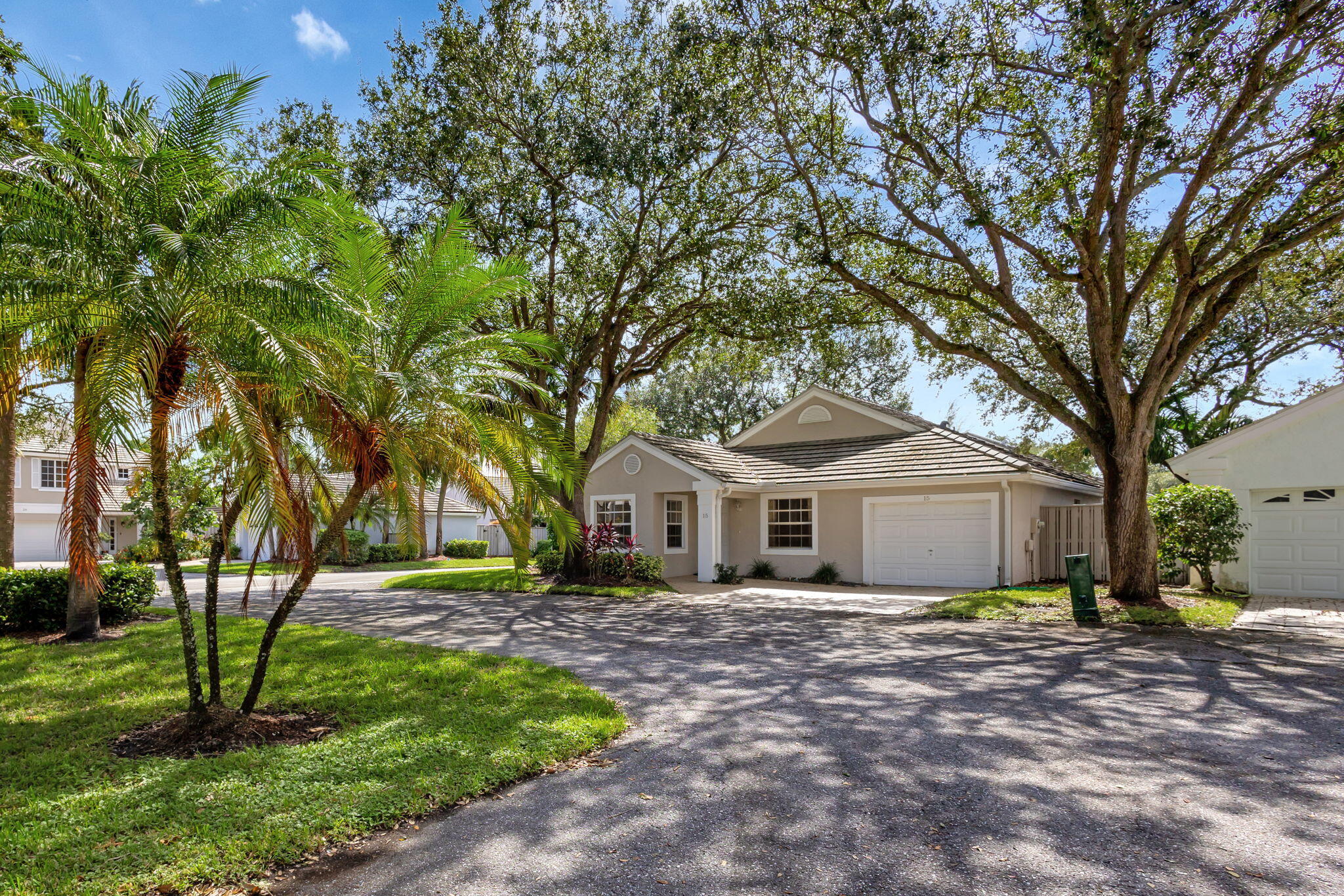 15 Admirals Court, Palm Beach Gardens, Palm Beach County, Florida - 2 Bedrooms  
2 Bathrooms - 