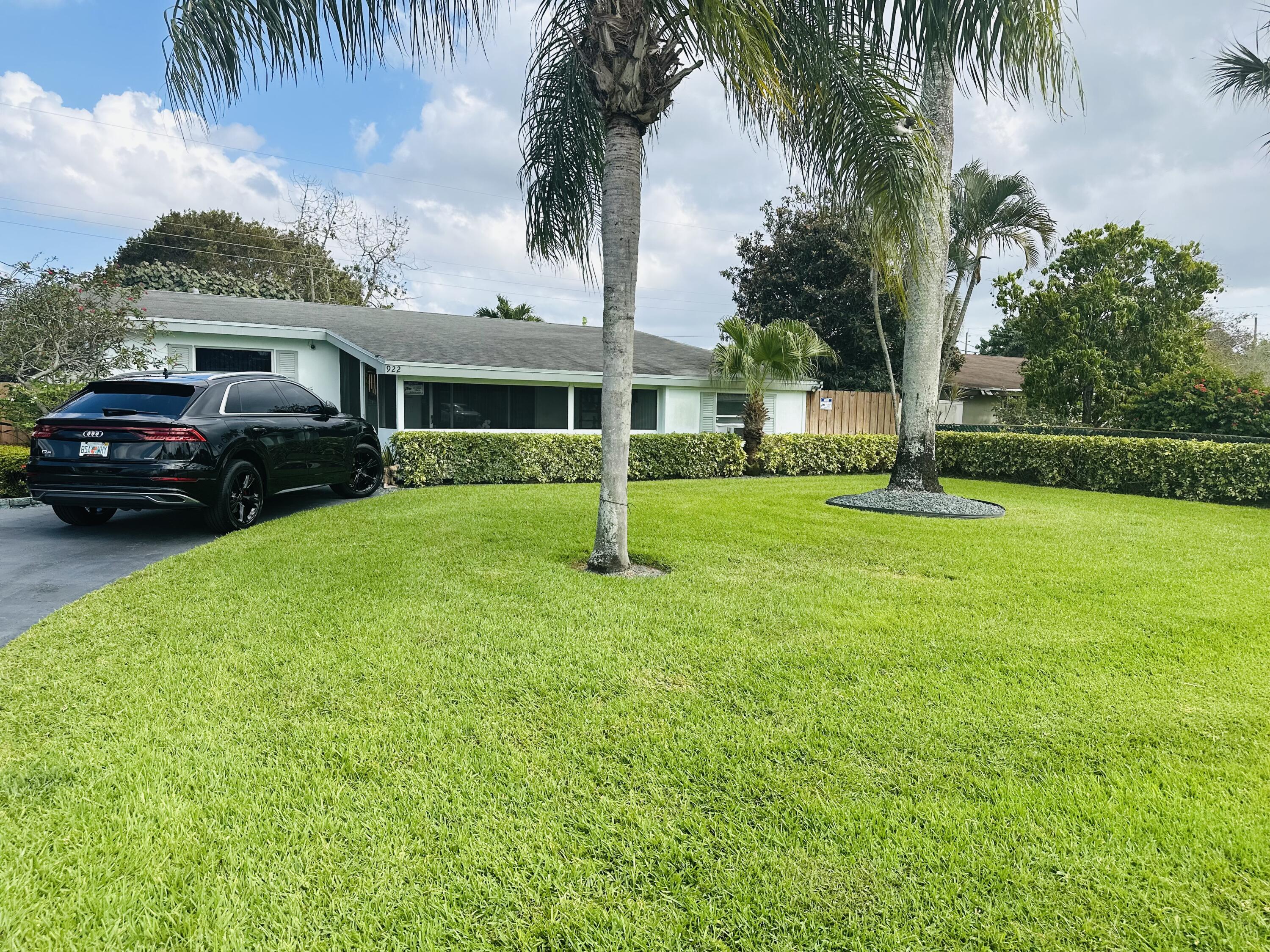 Property for Sale at 922 Arlington Drive, West Palm Beach, Palm Beach County, Florida - Bedrooms: 3 
Bathrooms: 2  - $449,900