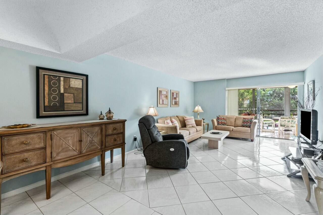 23345 Carolwood Lane 406, Boca Raton, Palm Beach County, Florida - 2 Bedrooms  
2 Bathrooms - 