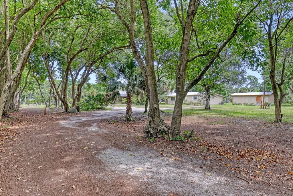 Photo of 1395 SE Darling Street, Stuart, FL 34997 (MLS # RX-11104010)