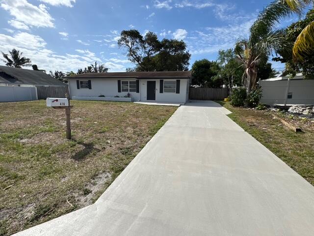 416 Sw 7th Court, Boynton Beach, Palm Beach County, Florida - 2 Bedrooms  
2 Bathrooms - 