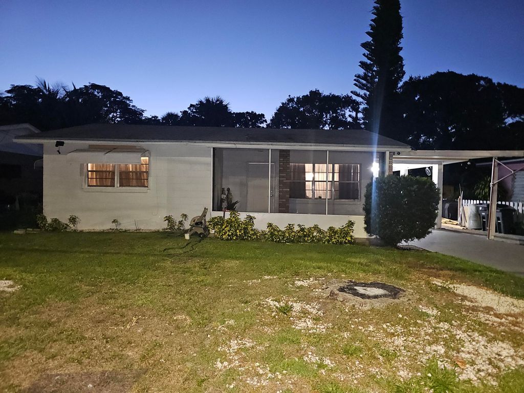 Photo of 1105 Sunrise Boulevard, Fort Pierce, FL 34950 (MLS # RX-11055932)