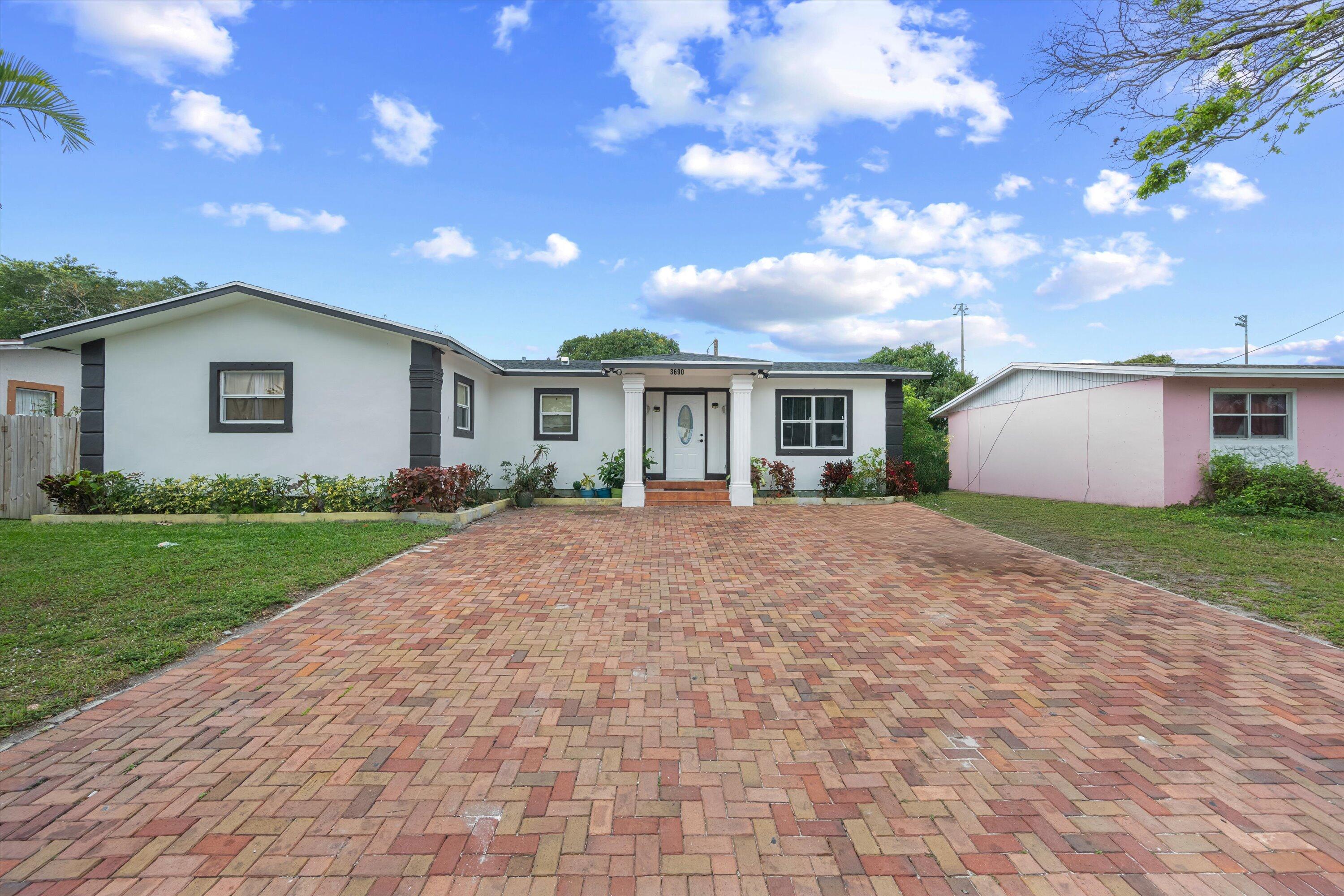 Property for Sale at 3690 Kewanee Road, Lake Worth, Palm Beach County, Florida - Bedrooms: 5 
Bathrooms: 3  - $475,000