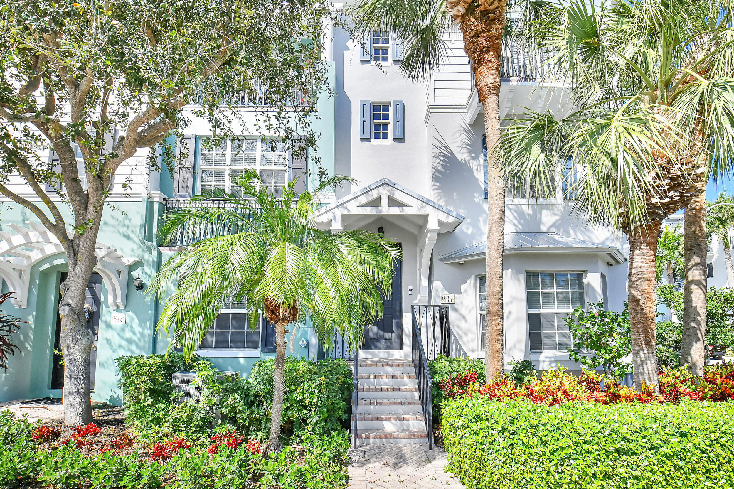Property for Sale at 536 S Mallory Circle, Delray Beach, Palm Beach County, Florida - Bedrooms: 3 
Bathrooms: 3.5  - $1,075,000
