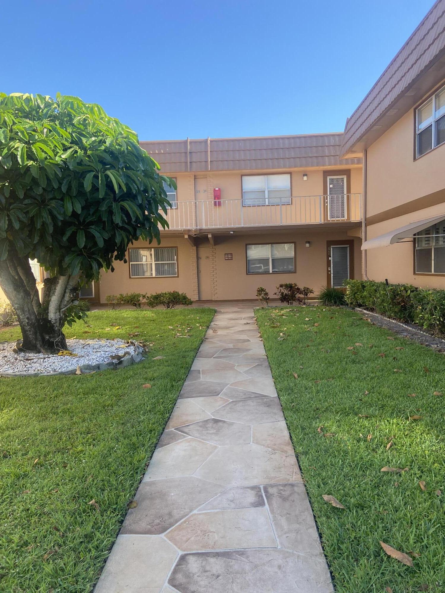 Property for Sale at 294 Brittany G, Delray Beach, Palm Beach County, Florida - Bedrooms: 1 
Bathrooms: 1.5  - $78,000
