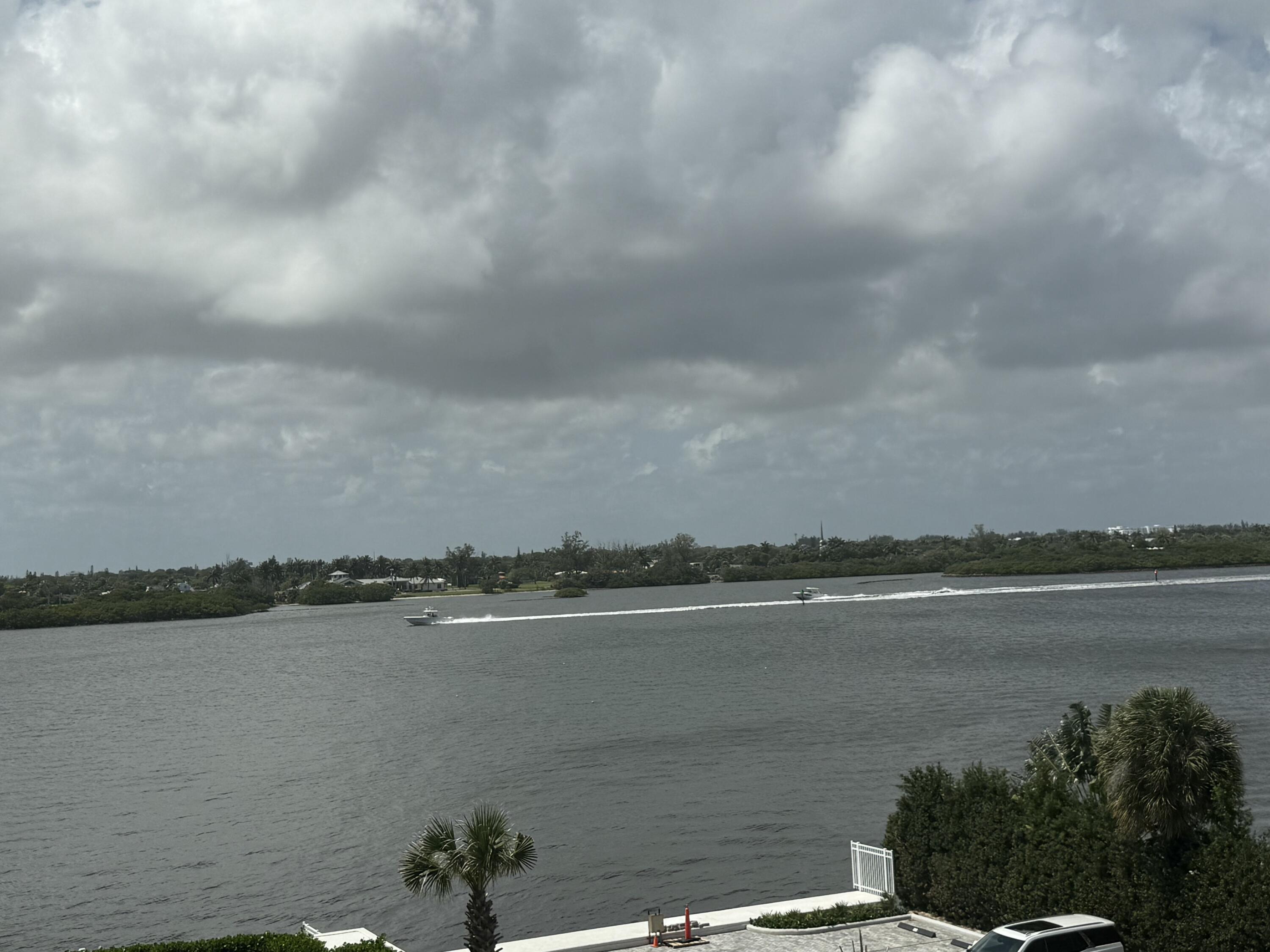 Property for Sale at 2773 S Ocean Boulevard 407, Palm Beach, Palm Beach County, Florida - Bedrooms: 2 
Bathrooms: 2  - $900,000