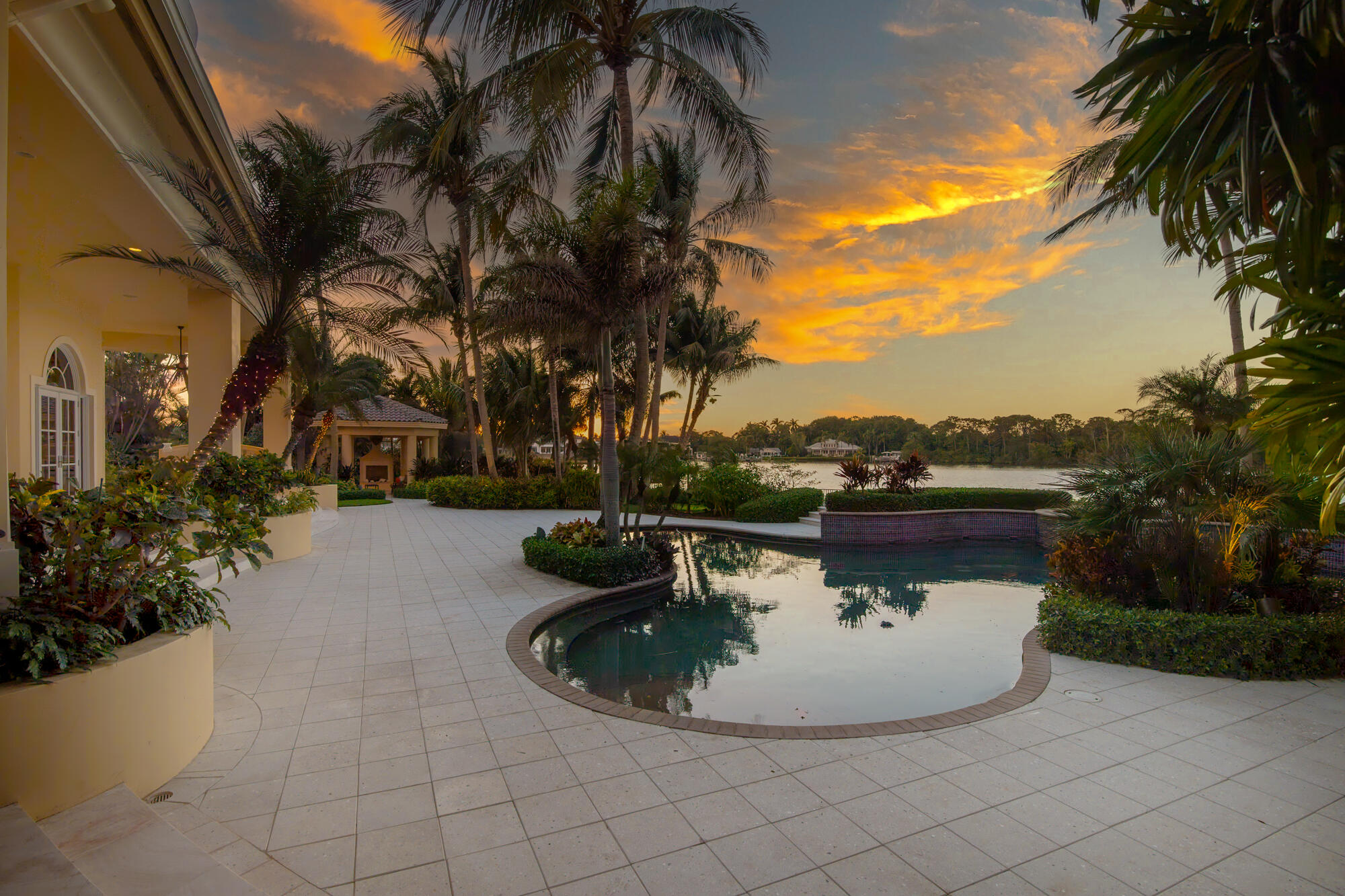 Photo 1 of 19223 Riverside Drive, Tequesta, Florida, $14,950,000, Web #: 11080374