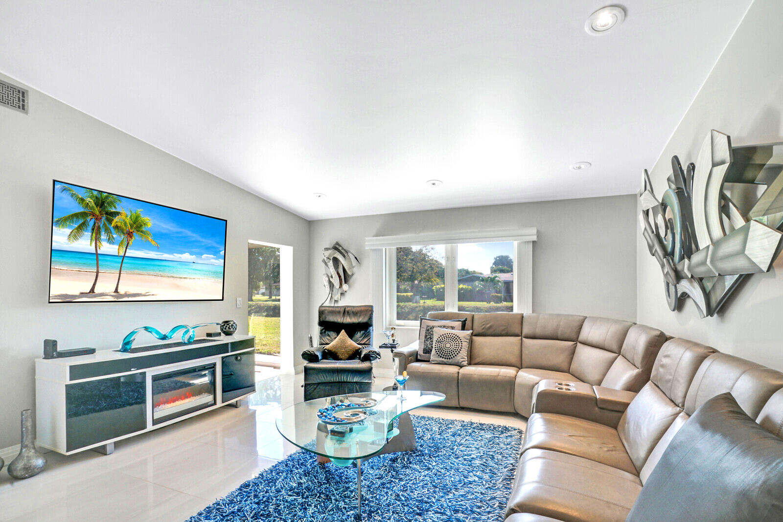Property for Sale at 6140 Kings Gate Circle, Delray Beach, Palm Beach County, Florida - Bedrooms: 2 
Bathrooms: 2  - $499,000