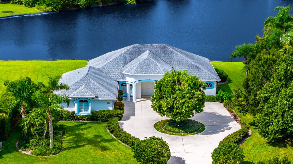 Photo of 800 SE Waterside Way, Stuart, FL 34997 (MLS # RX-11117774)