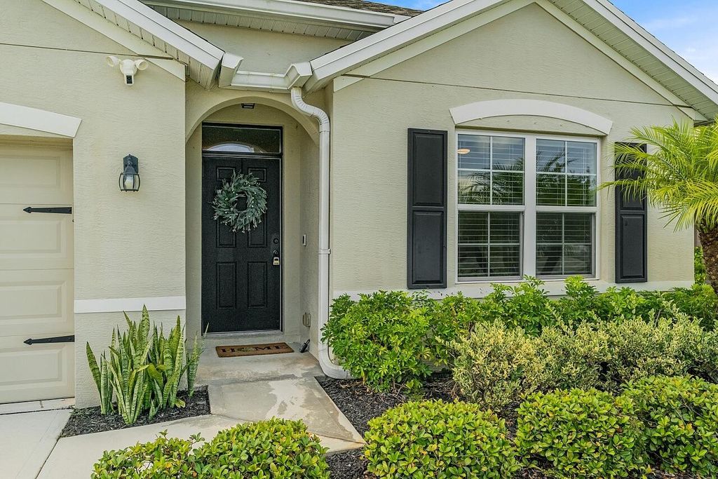 Photo of 2281 Garfield Drive SW, Vero Beach, FL 32968 (MLS # RX-11127326)