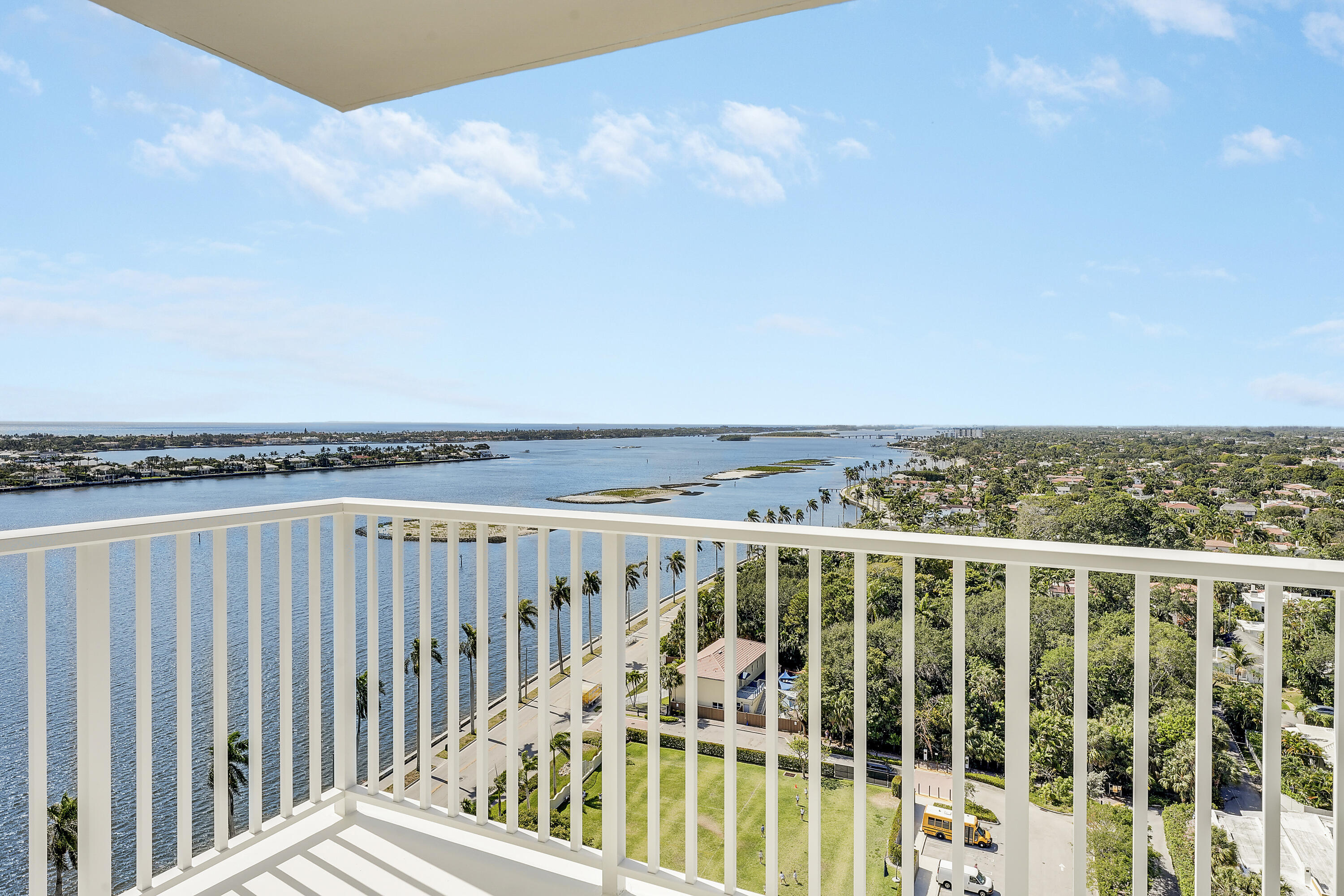 1801 S Flagler Drive Ph 1, West Palm Beach, Palm Beach County, Florida - 1 Bedrooms  
1.5 Bathrooms - 