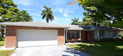 Photo of 915 SW 27th Way, Boynton Beach, FL 33435 (MLS # RX-11124030)