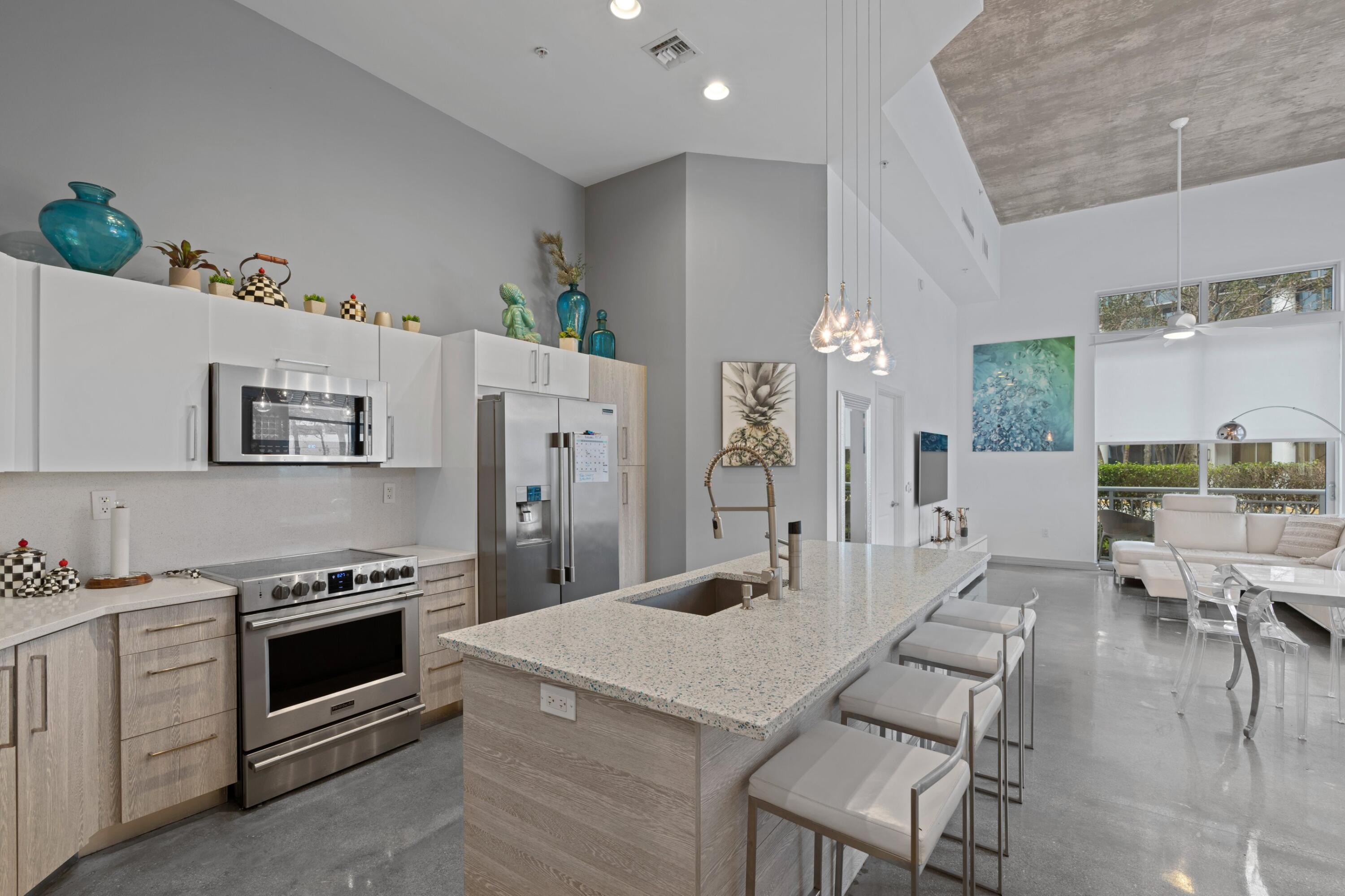 Property for Sale at 300 S Australian Avenue 105, West Palm Beach, Palm Beach County, Florida - Bedrooms: 3 
Bathrooms: 2  - $499,000
