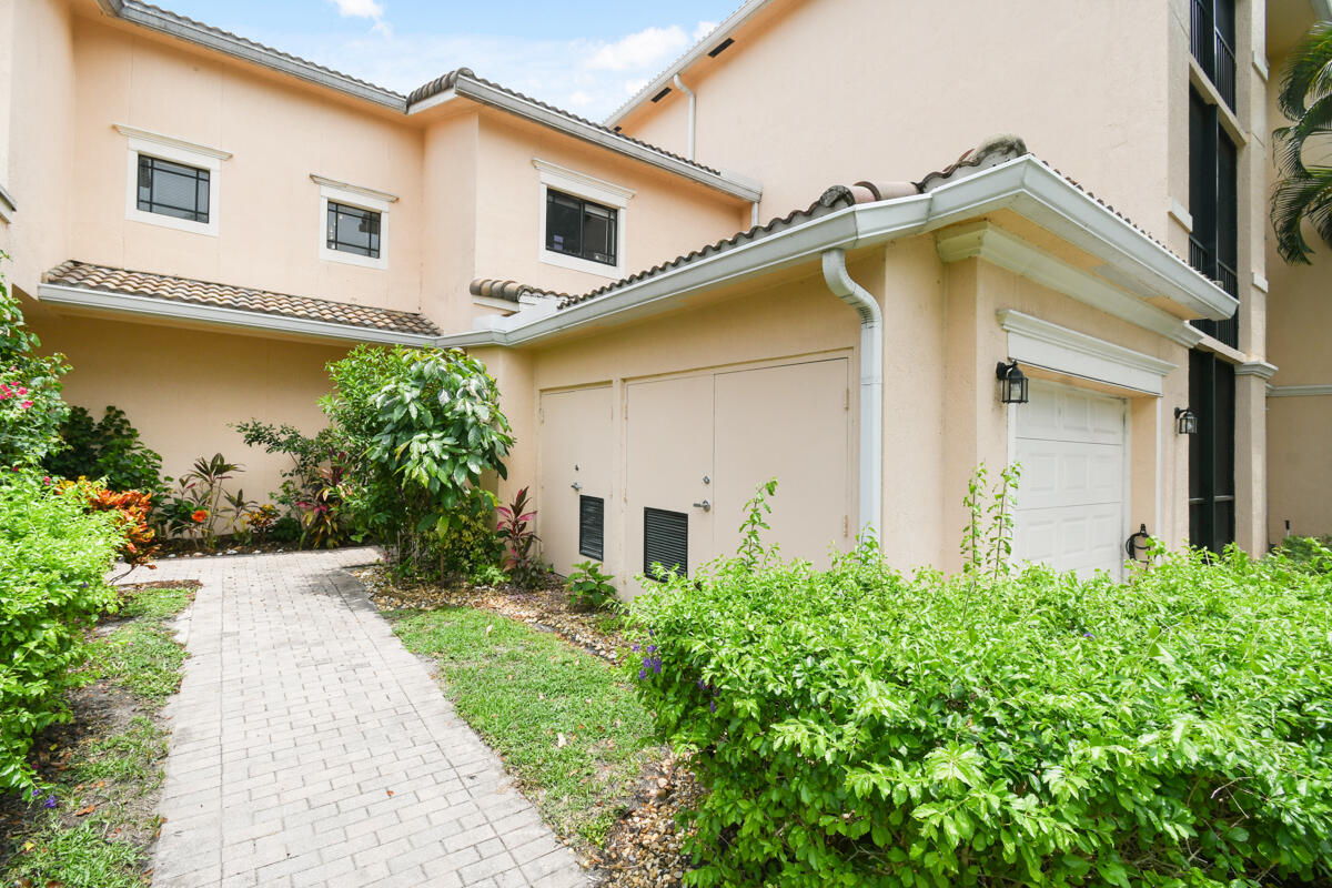 Property for Sale at 2916 Tuscany Court 104, Palm Beach Gardens, Palm Beach County, Florida - Bedrooms: 3 
Bathrooms: 3  - $398,000