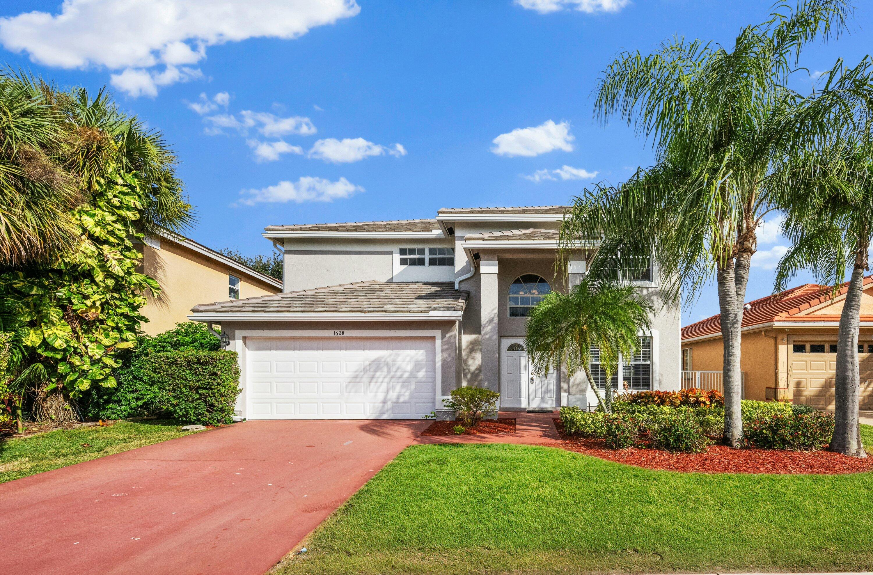 1628 S Club Drive, Wellington, Palm Beach County, Florida - 4 Bedrooms  
2.5 Bathrooms - 