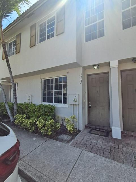 4162 Napoli Lake Drive, Riviera Beach, Palm Beach County, Florida - 3 Bedrooms  
2.5 Bathrooms - 