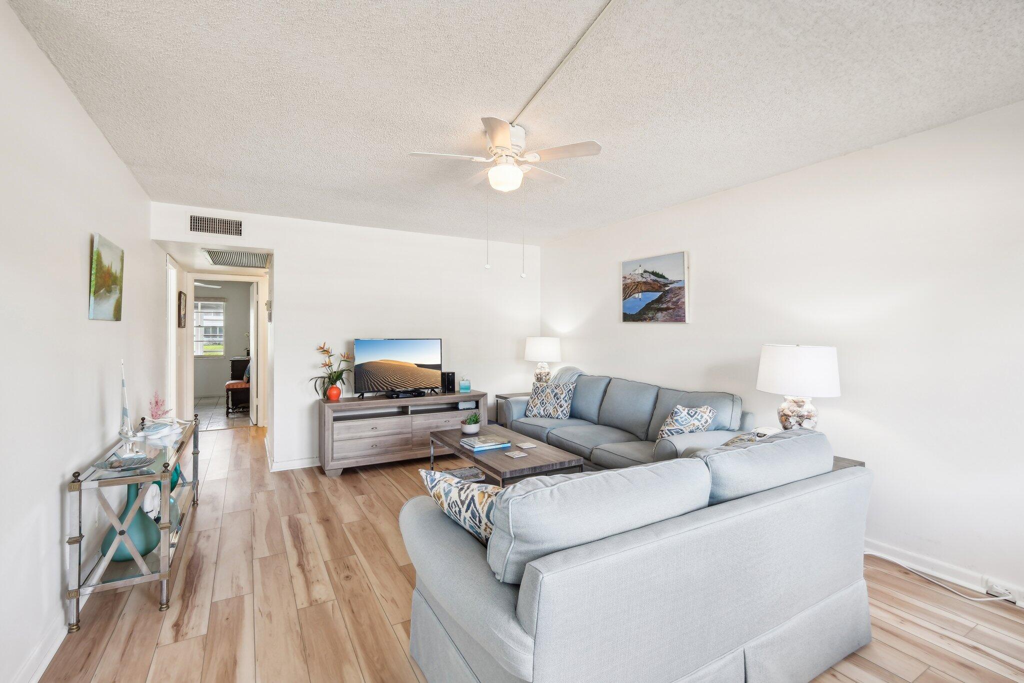 183 Northampton J, West Palm Beach, Palm Beach County, Florida - 2 Bedrooms  
2 Bathrooms - 