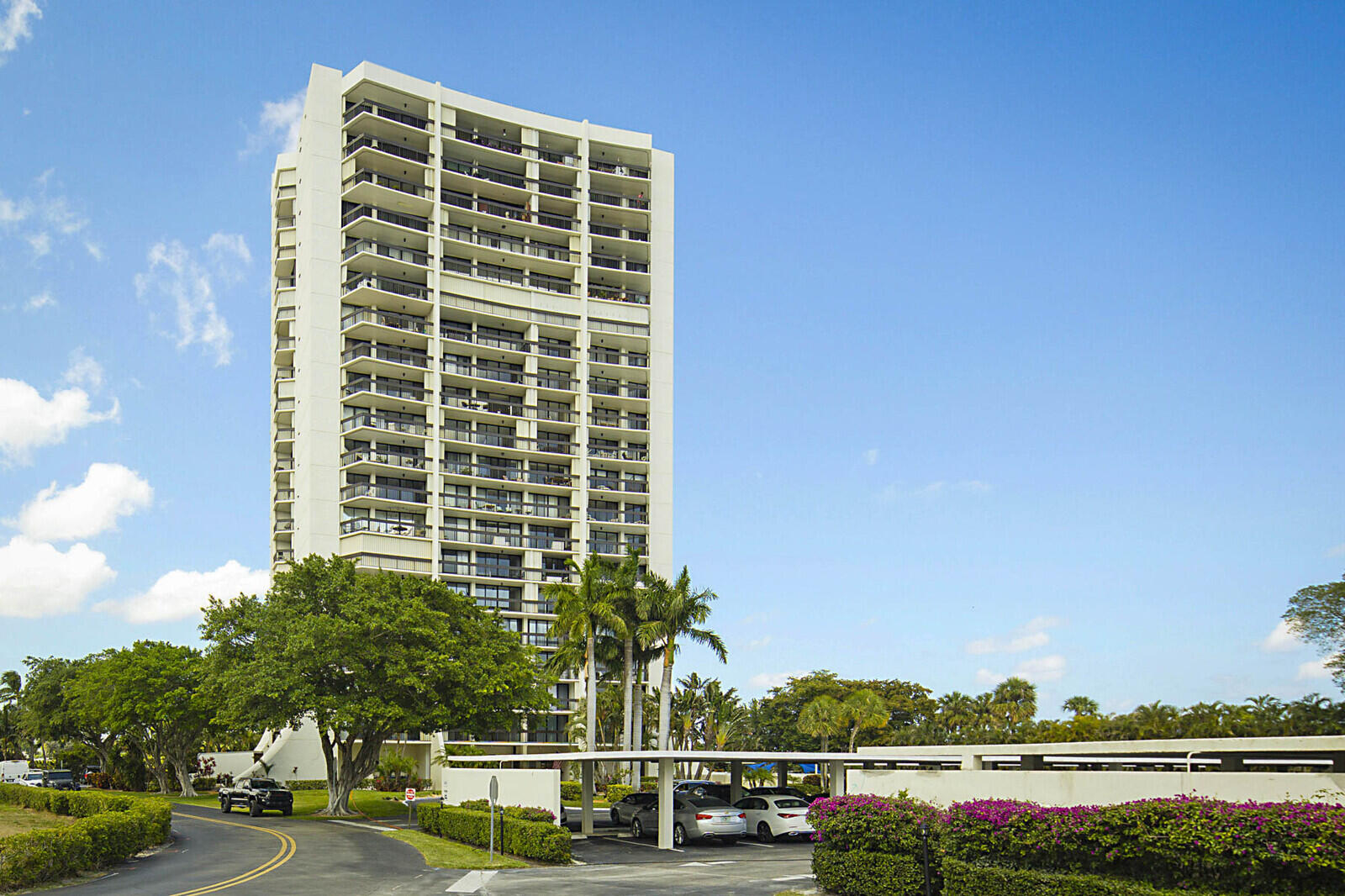 Property for Sale at 2000 Presidential Way 506, West Palm Beach, Palm Beach County, Florida - Bedrooms: 2 
Bathrooms: 2  - $235,000