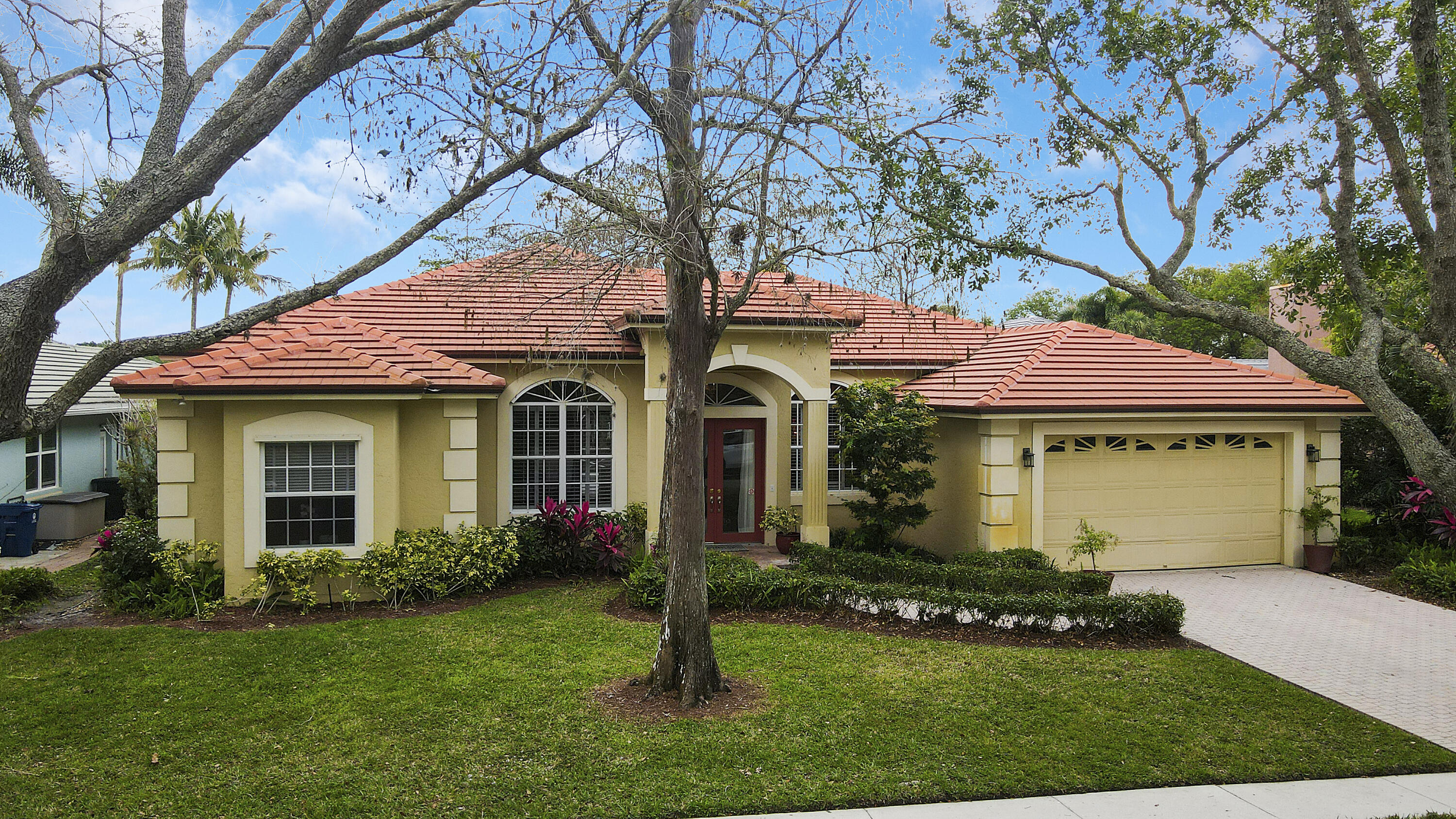 Property for Sale at 6864 Cypress Cove Circle, Jupiter, Palm Beach County, Florida - Bedrooms: 4 
Bathrooms: 2.5  - $995,000