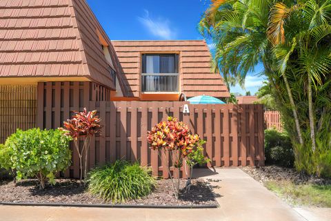 Photo of 825 Center Street #14a, Jupiter, FL 33458 (MLS # RX-11126829)