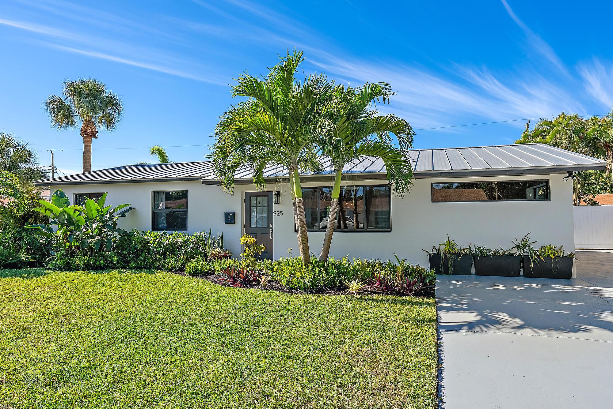 925 Lighthouse Drive, North Palm Beach, Miami-Dade County, Florida - 3 Bedrooms  
2 Bathrooms - 