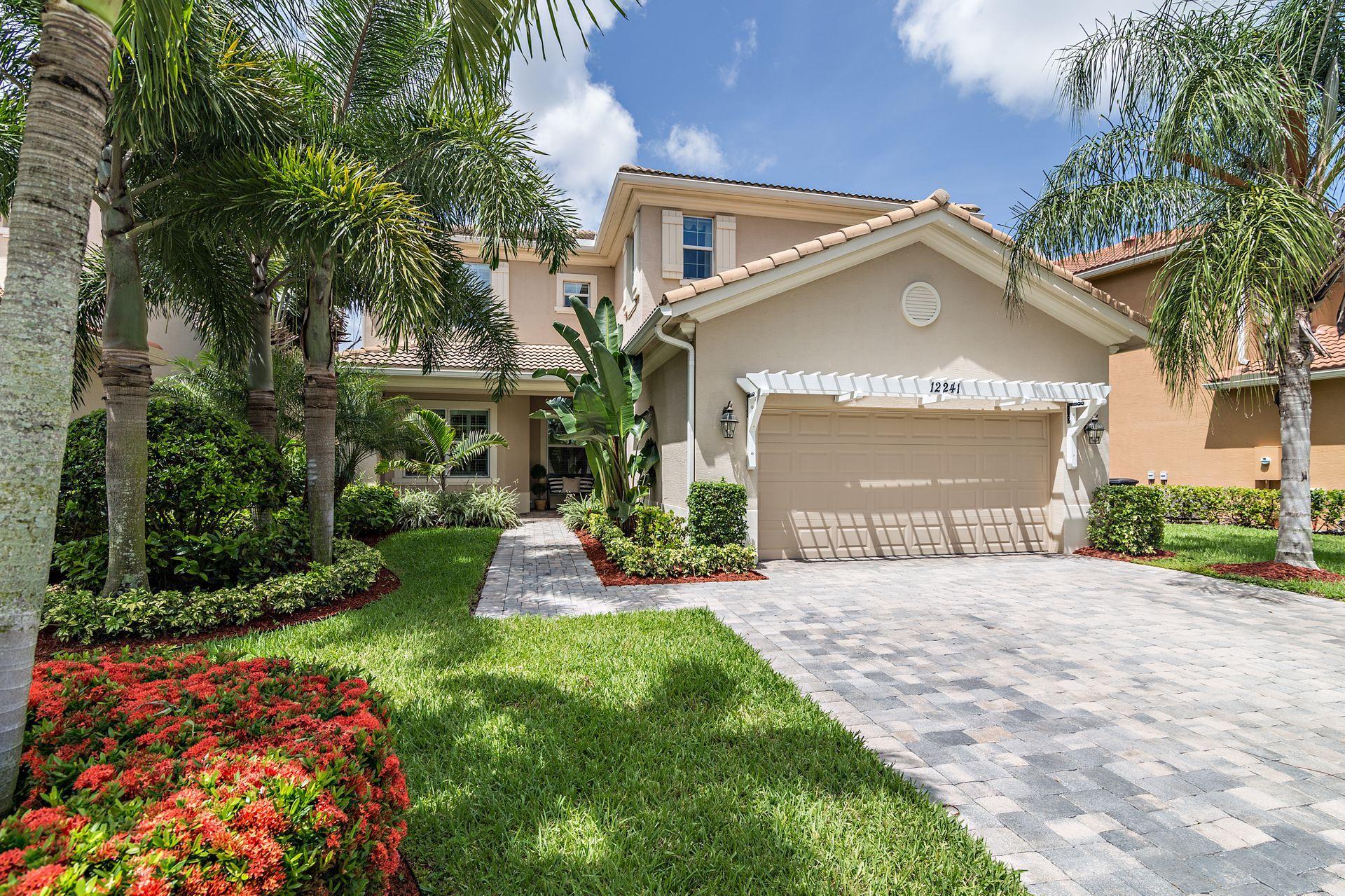 Photo 1 of 12241 Aviles Circle, Palm Beach Gardens, Florida, $889,000, Web #: 10637595