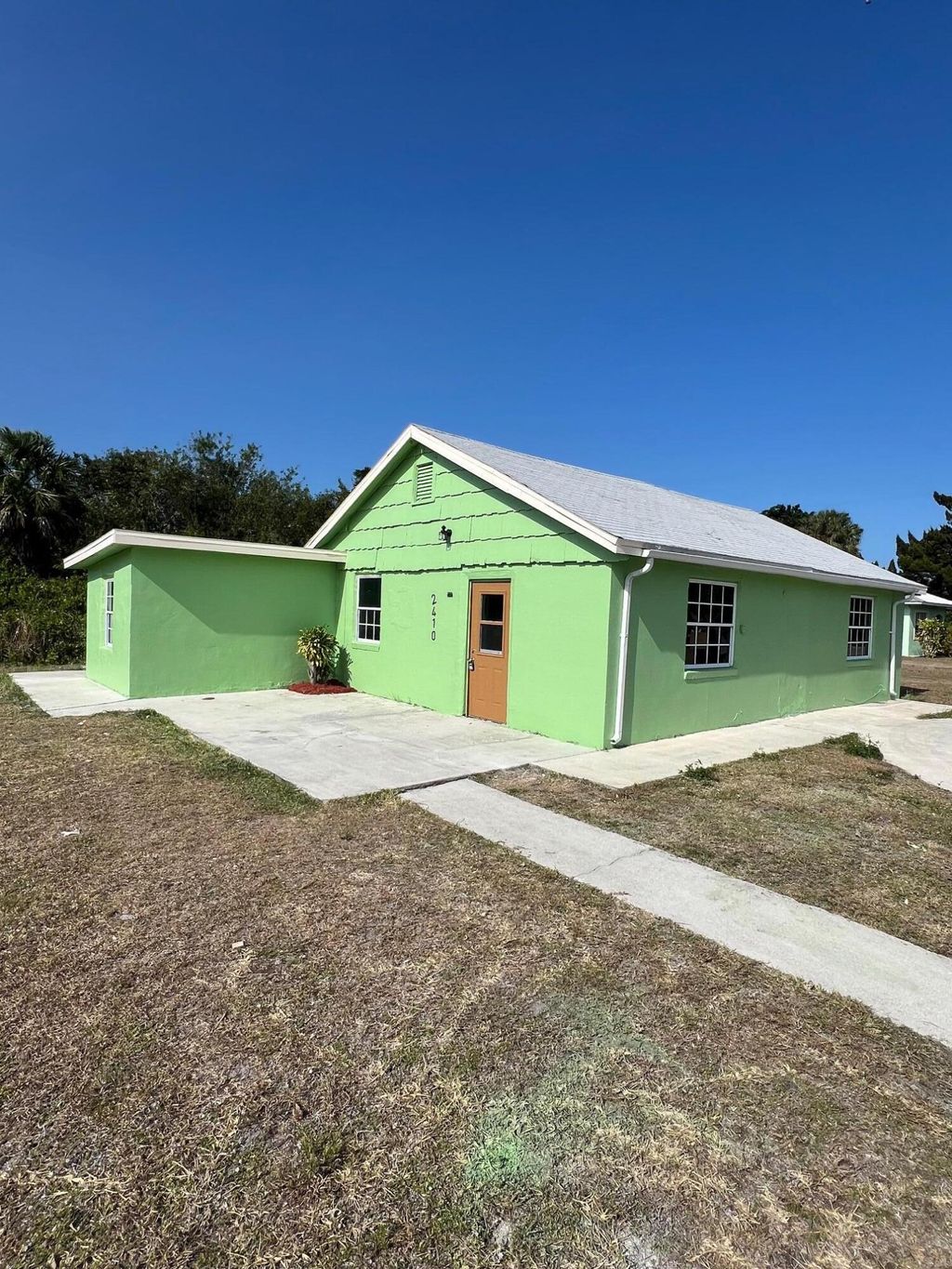 Photo of 2410 San Marcos Avenue, Fort Pierce, FL 34946 (MLS # RX-11006280)