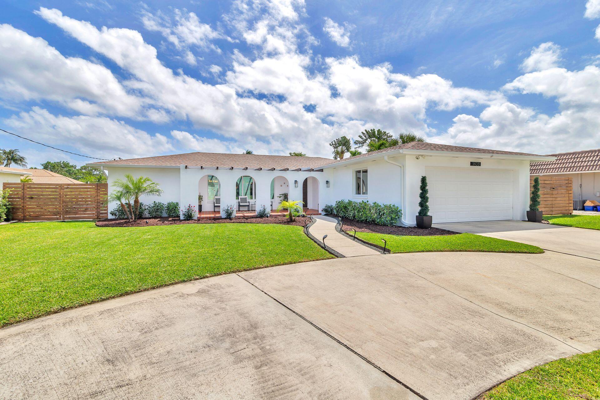 Photo 1 of 1408 Indian Road, Lake Clarke Shores, Florida, $985,000, Web #: 10878771