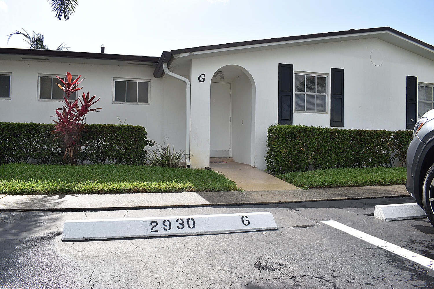 Property for Sale at 2930 Crosley Drive G, West Palm Beach, Palm Beach County, Florida - Bedrooms: 1 
Bathrooms: 1.5  - $85,000