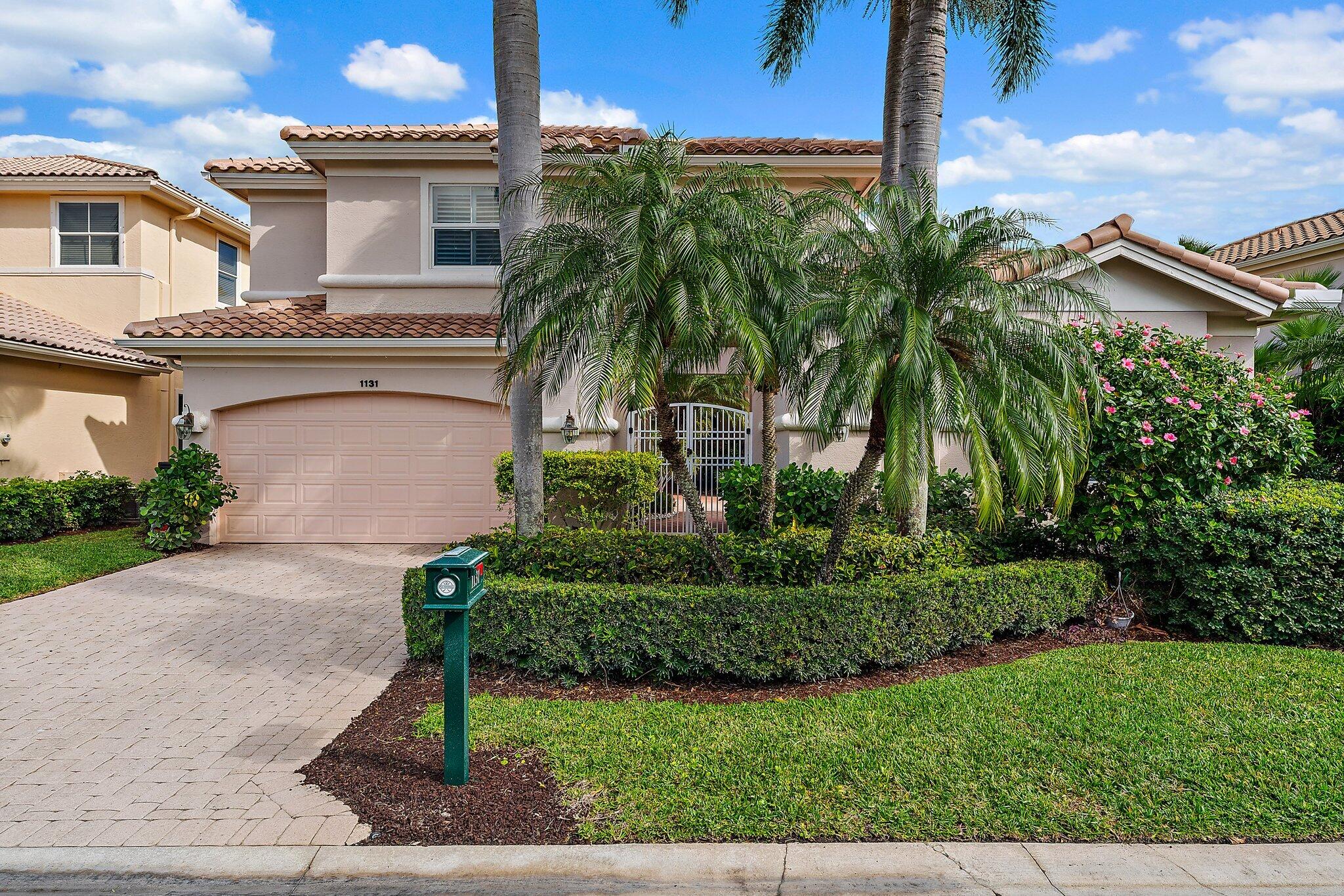 1131 Grand Cay Drive, Palm Beach Gardens, Palm Beach County, Florida - 5 Bedrooms  
5.5 Bathrooms - 