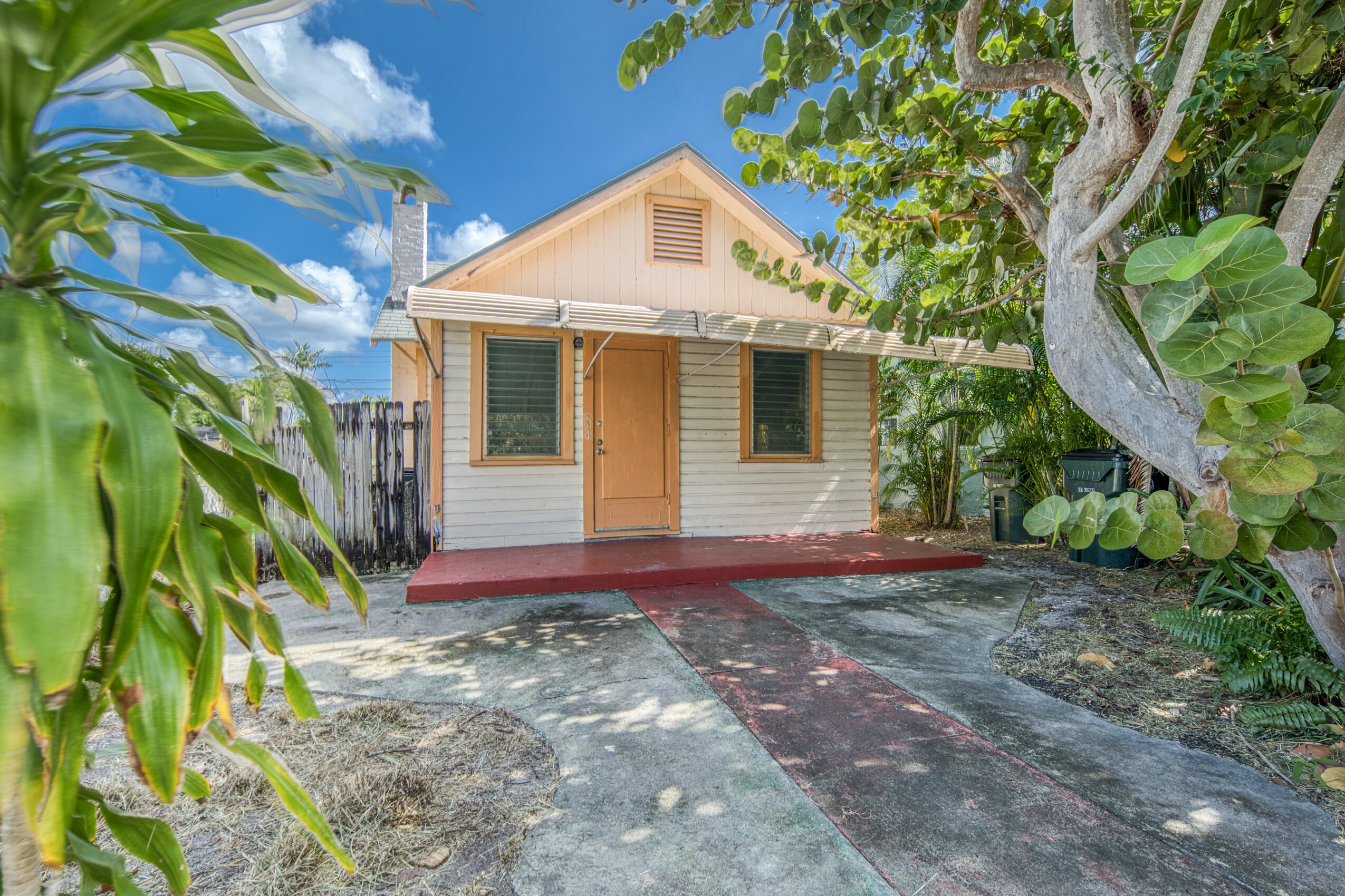 224 N L Street, Lake Worth Beach, Palm Beach County, Florida - 2 Bedrooms  
1 Bathrooms - 