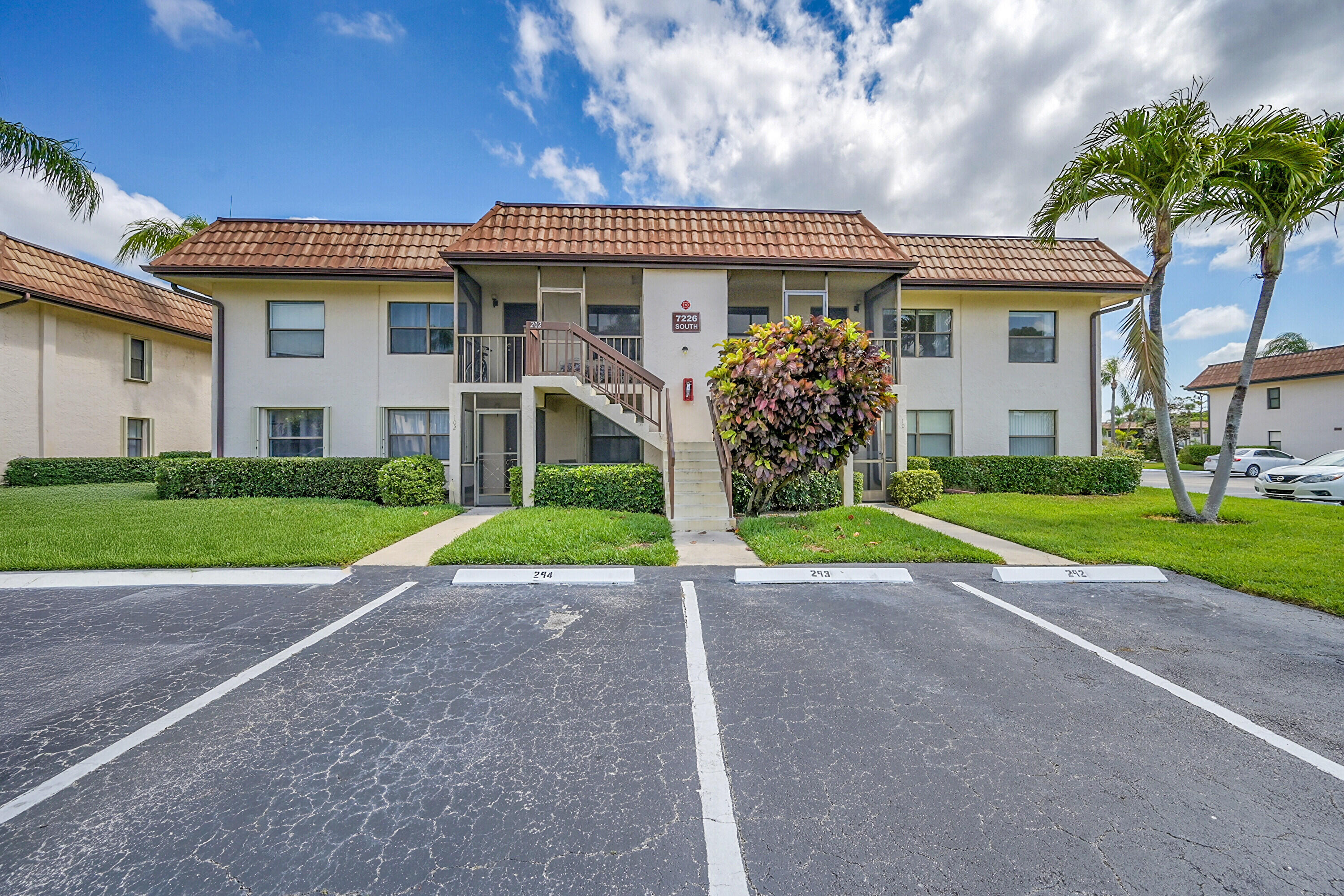 Property for Sale at 7226 Golf Colony 201 Court, Lake Worth, Palm Beach County, Florida - Bedrooms: 2 
Bathrooms: 2  - $165,900