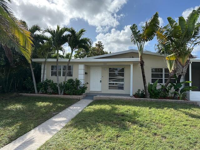 1008 W Bloxham Street, Lantana, Palm Beach County, Florida - 3 Bedrooms  
1 Bathrooms - 