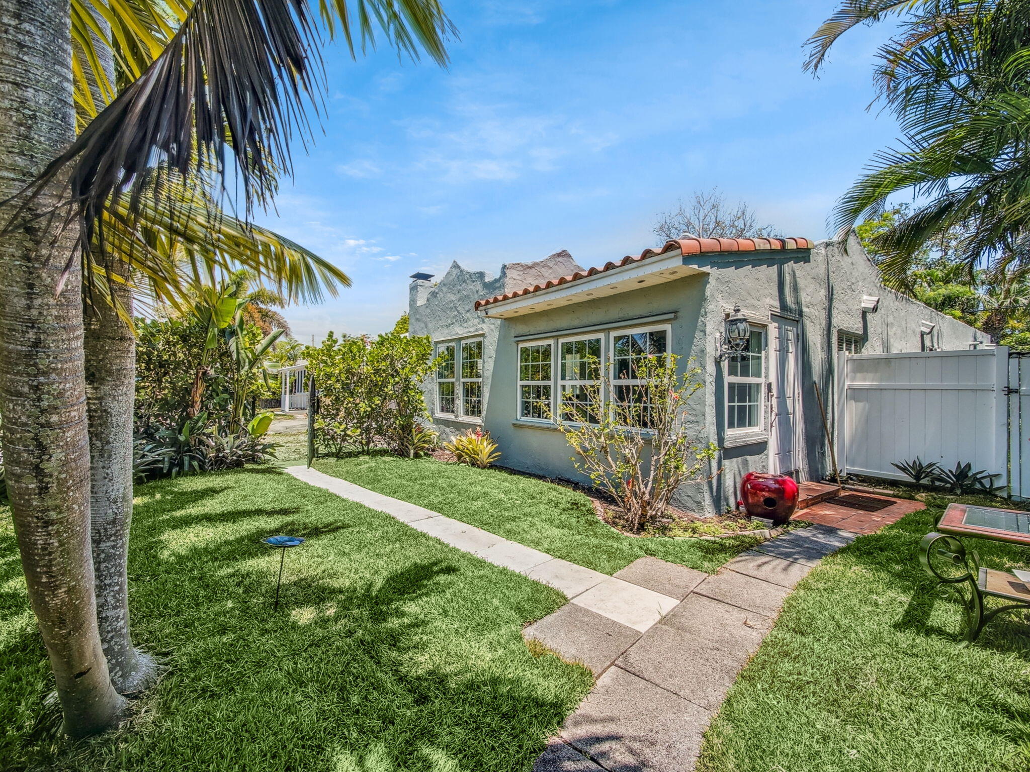505 Palmetto Street, West Palm Beach, Palm Beach County, Florida - 3 Bedrooms  
2 Bathrooms - 