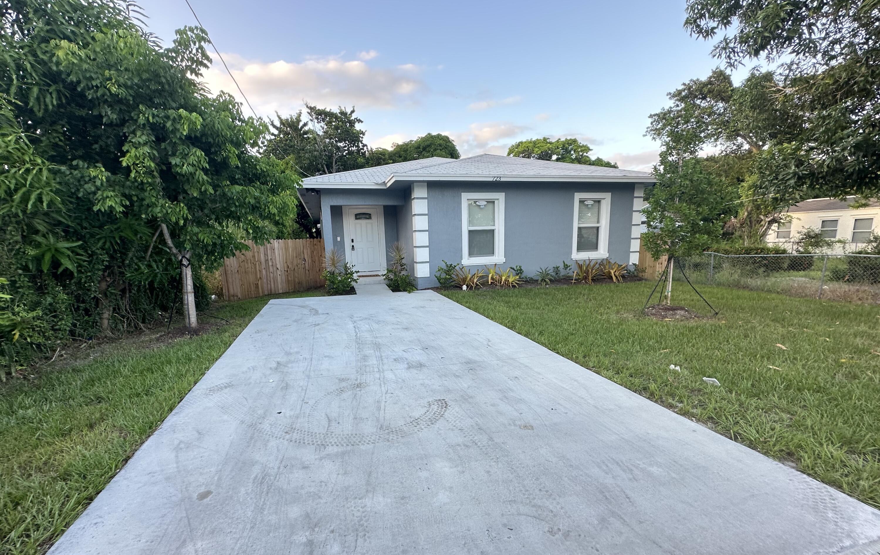 Property for Sale at 723 20th Street, West Palm Beach, Palm Beach County, Florida - Bedrooms: 4 
Bathrooms: 2  - $500,000