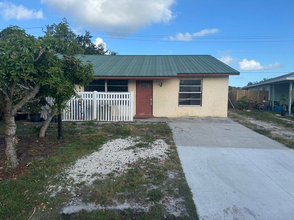 Photo of 4578 SE Salvatori Road, Stuart, FL 34997 (MLS # RX-10985661)