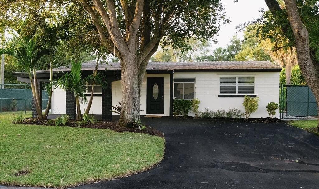 Property for Sale at 4256 S Mary Circle, Palm Beach Gardens, Palm Beach County, Florida - Bedrooms: 3 
Bathrooms: 2  - $489,000