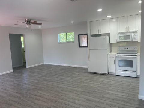 Photo of 11 Crossings Circle #E, Boynton Beach, FL 33435 (MLS # RX-11129634)
