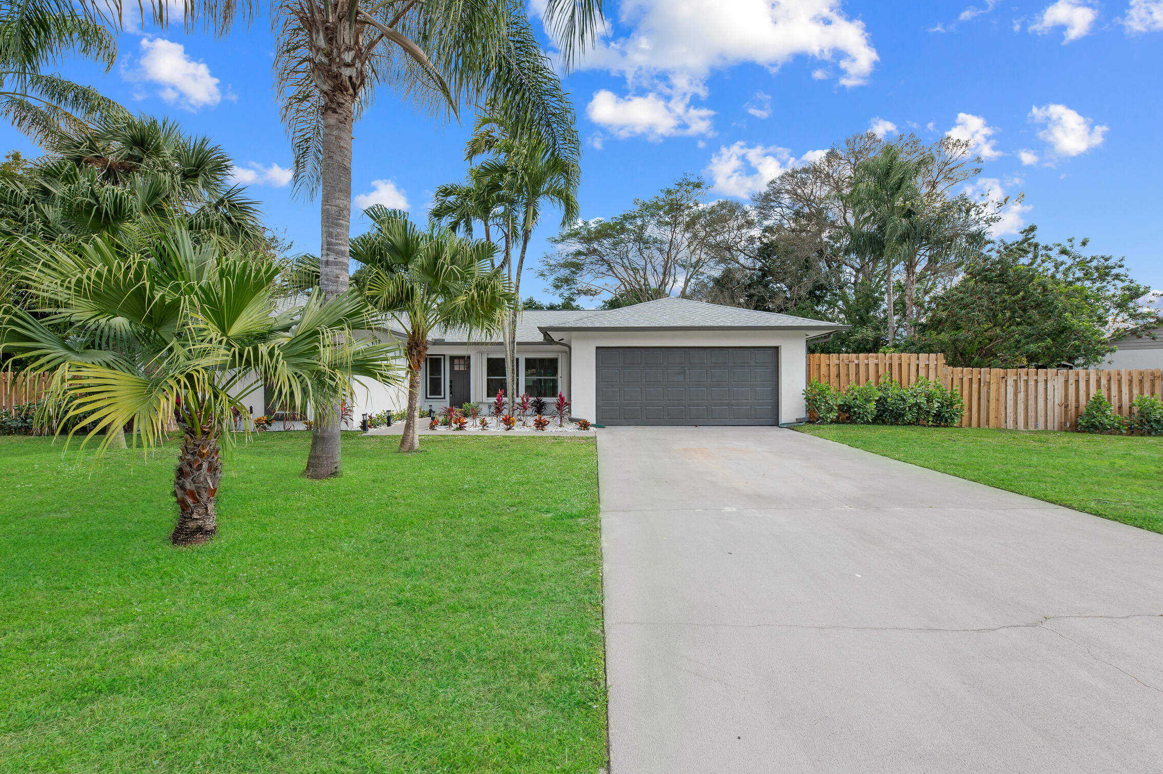 Property for Sale at 280 Sulky Way, Wellington, Palm Beach County, Florida - Bedrooms: 4 
Bathrooms: 2  - $925,000