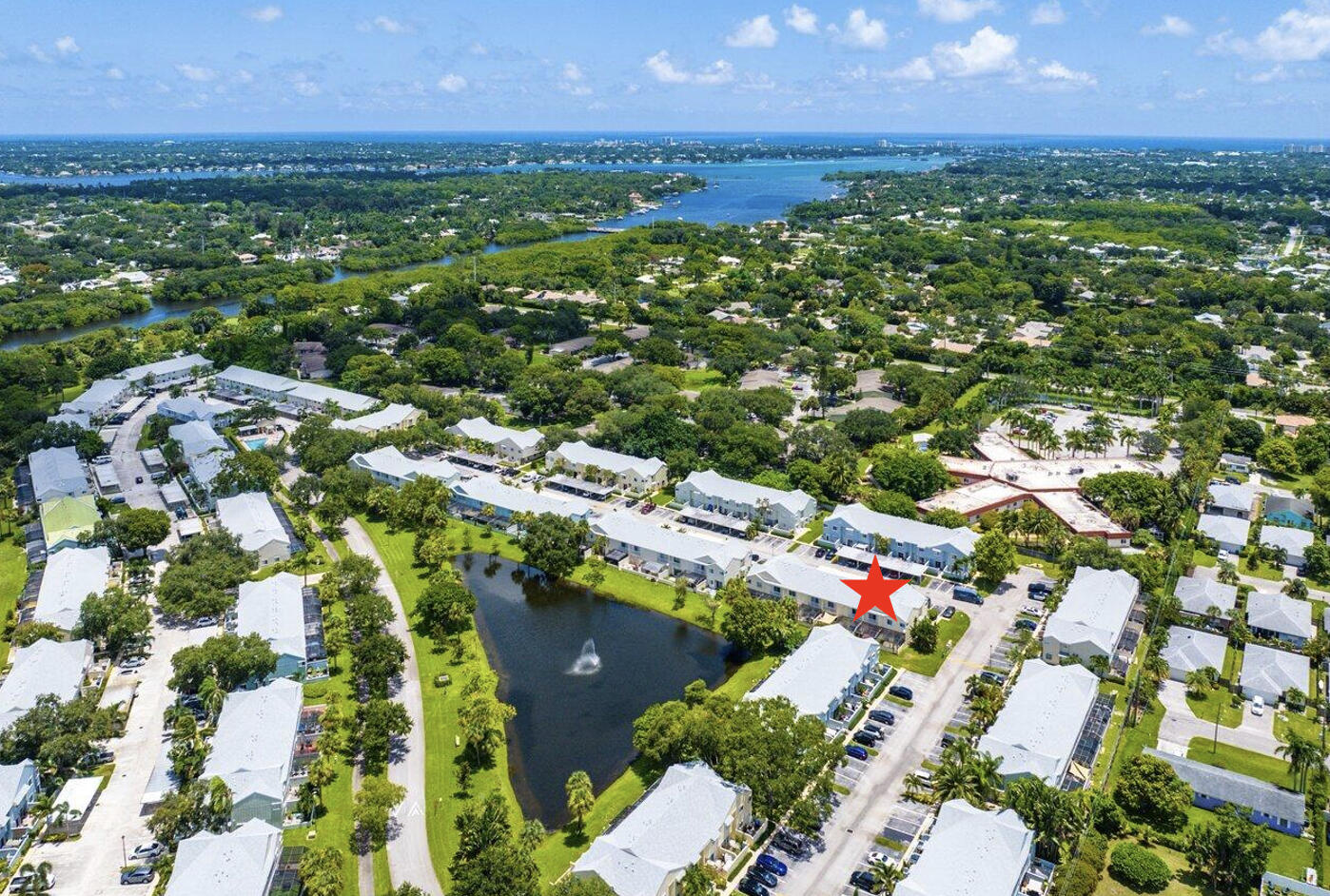 6238 Riverwalk Lane 7, Jupiter, Palm Beach County, Florida - 2 Bedrooms  
2.5 Bathrooms - 