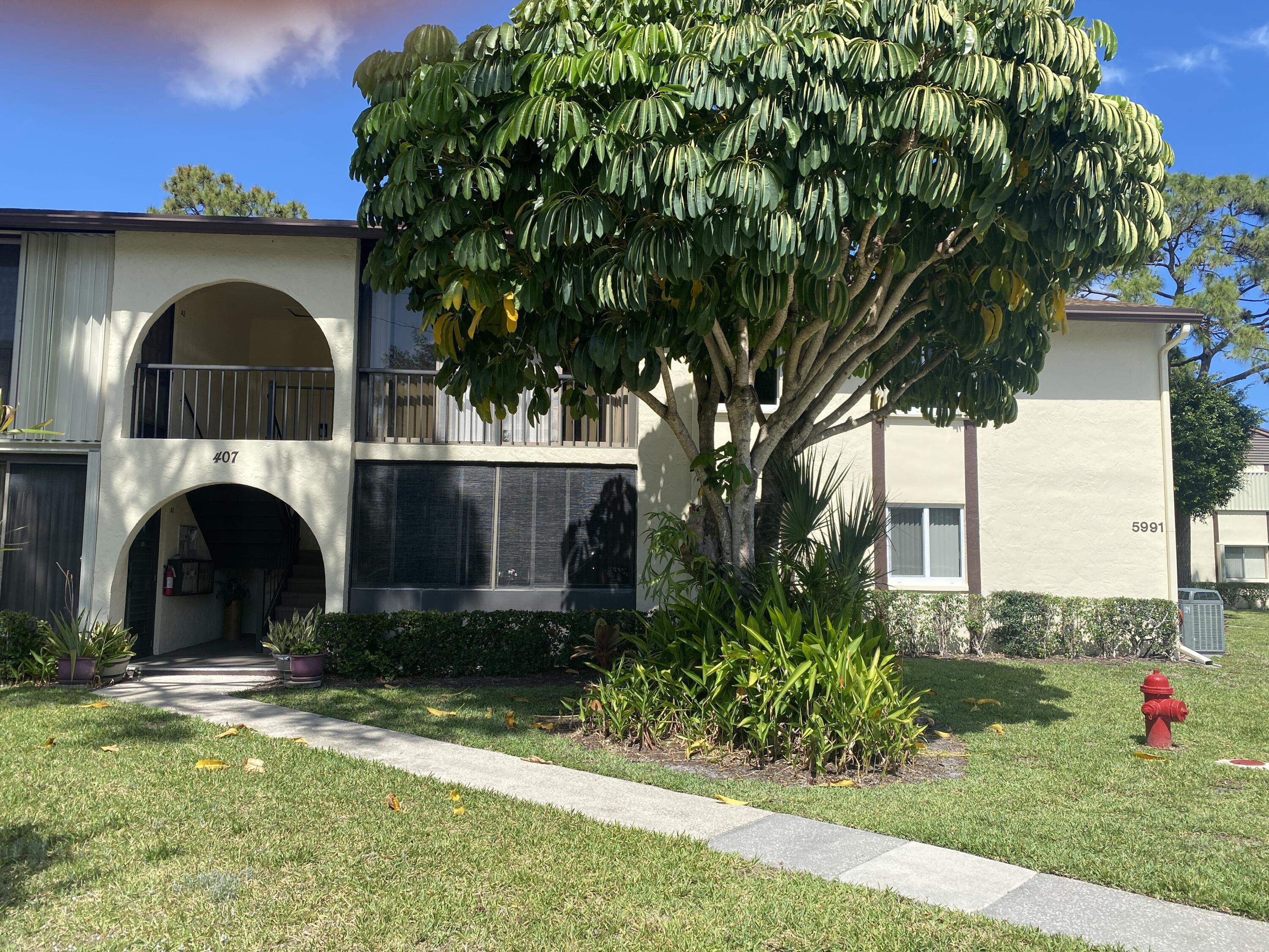 Property for Sale at 5991 Whispering Pine Way D-1, Greenacres, Palm Beach County, Florida - Bedrooms: 2 
Bathrooms: 1.5  - $137,000
