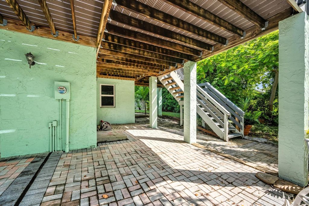 Photo of 1398 SW Palm City Road, Stuart, FL 34994 (MLS # RX-11126285)