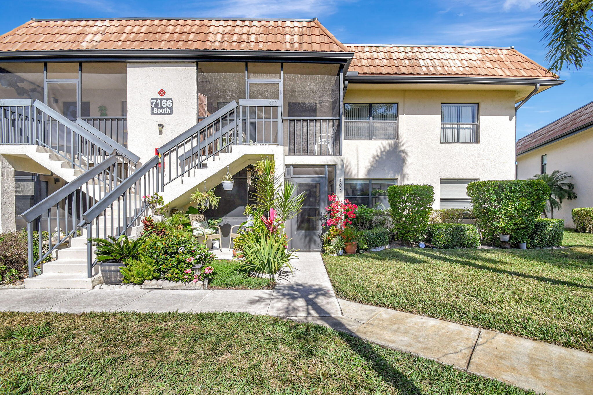 7166 Golf Colony Court 203, Lake Worth, Palm Beach County, Florida - 2 Bedrooms  
2 Bathrooms - 