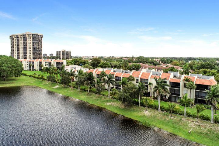 Photo 1 of 2500 Presidential Way 405, West Palm Beach, Florida, $192,500, Web #: 11079464