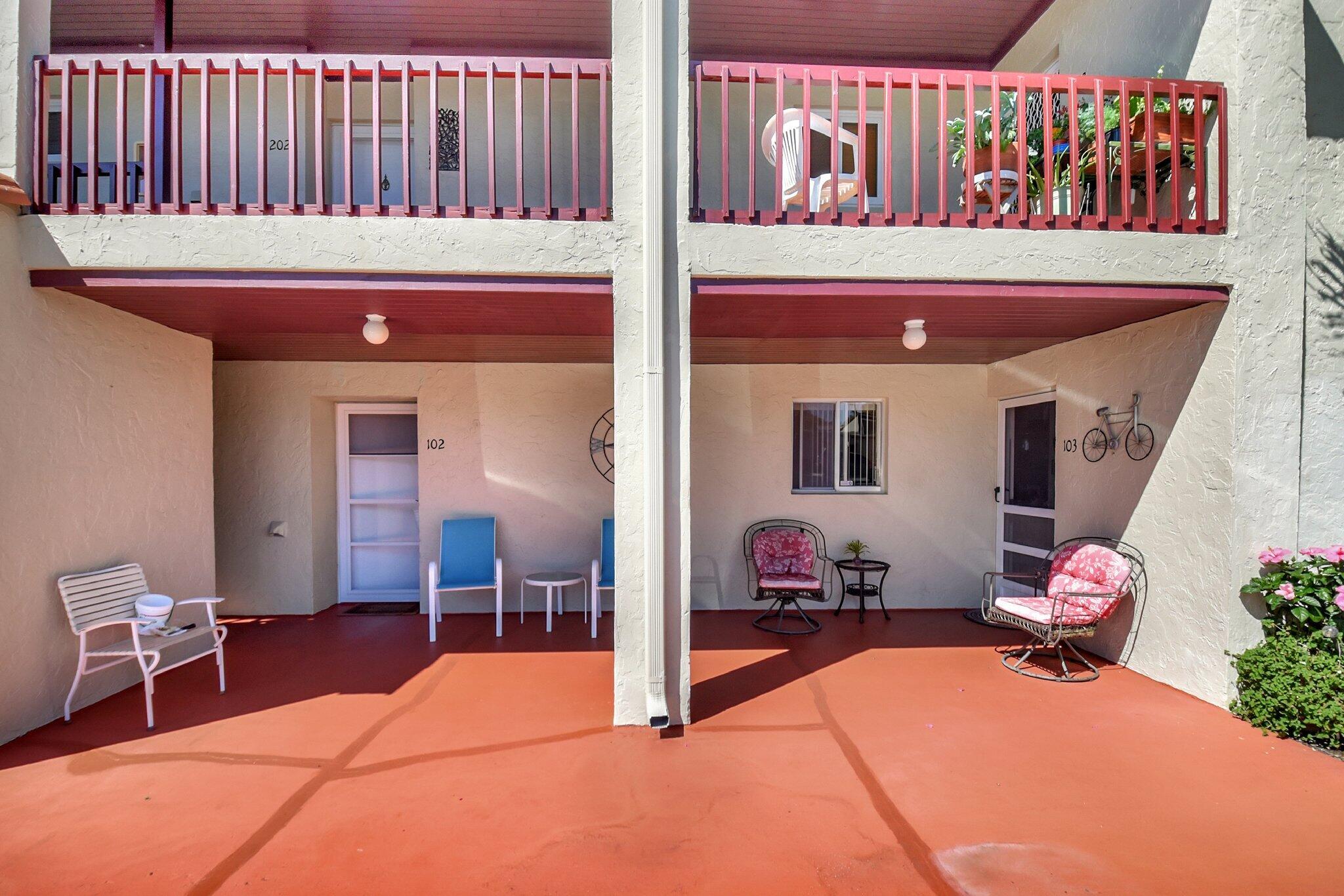 2601 Boundbrook Boulevard 103, West Palm Beach, Palm Beach County, Florida - 1 Bedrooms  
1.5 Bathrooms - 