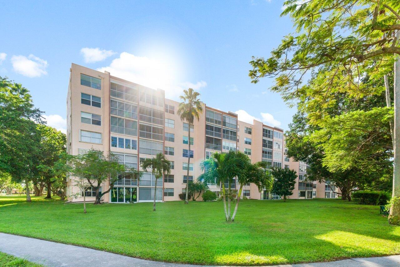 Property for Sale at 14623 Bonaire Boulevard 405, Delray Beach, Palm Beach County, Florida - Bedrooms: 1 
Bathrooms: 2  - $129,900