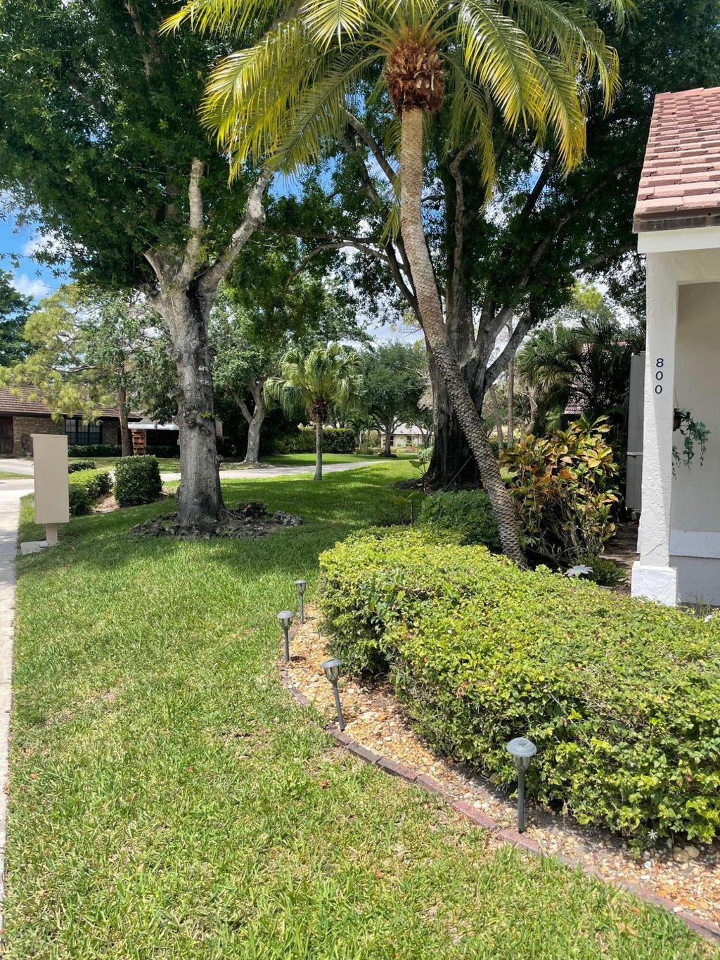 Photo of 800 Kintyre Court, Palm Beach Gardens, FL 33418 (MLS # RX-10888424)