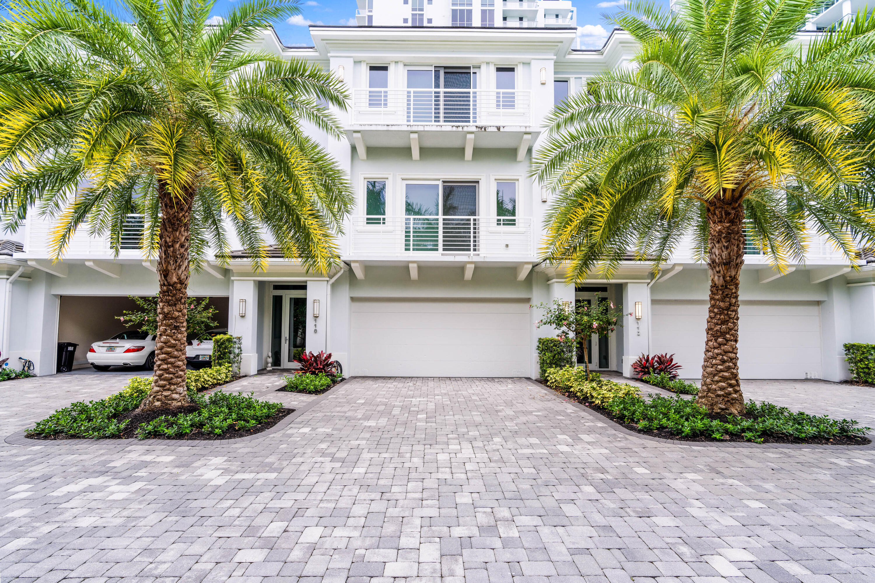 110 Water Club Court, North Palm Beach, Miami-Dade County, Florida - 3 Bedrooms  
4 Bathrooms - 